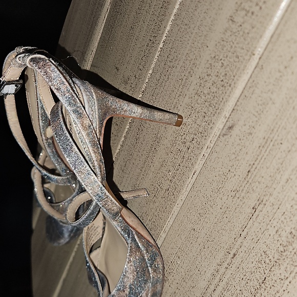 Shoes - Picture 3 of 8